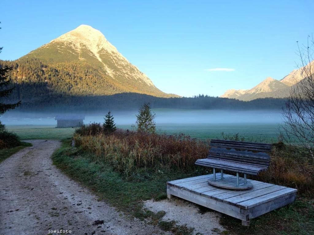 Alpenchalet Im Leutaschtal Buitenkant foto
